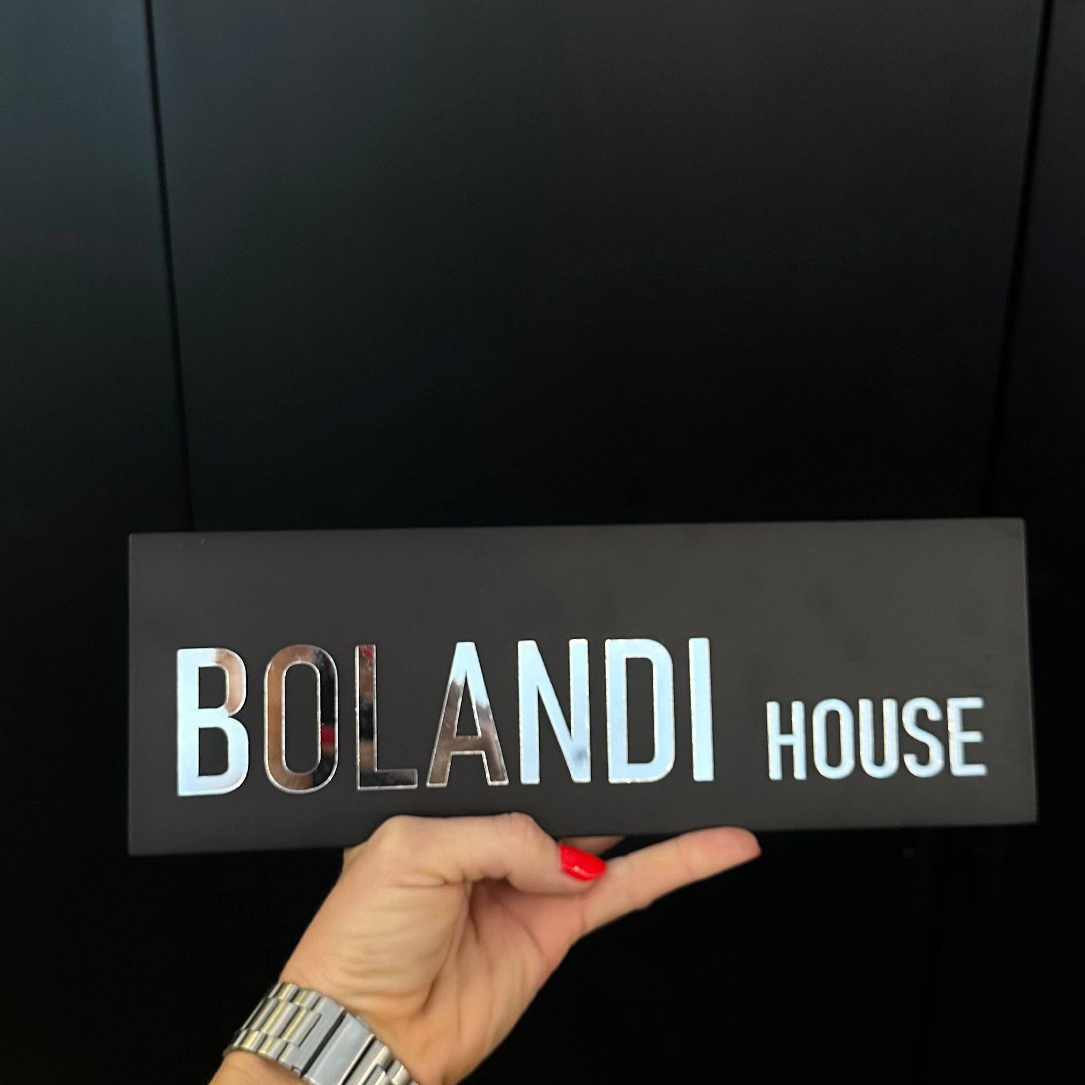 שלט לדלת | בטון שחור + אותיות אקריליק