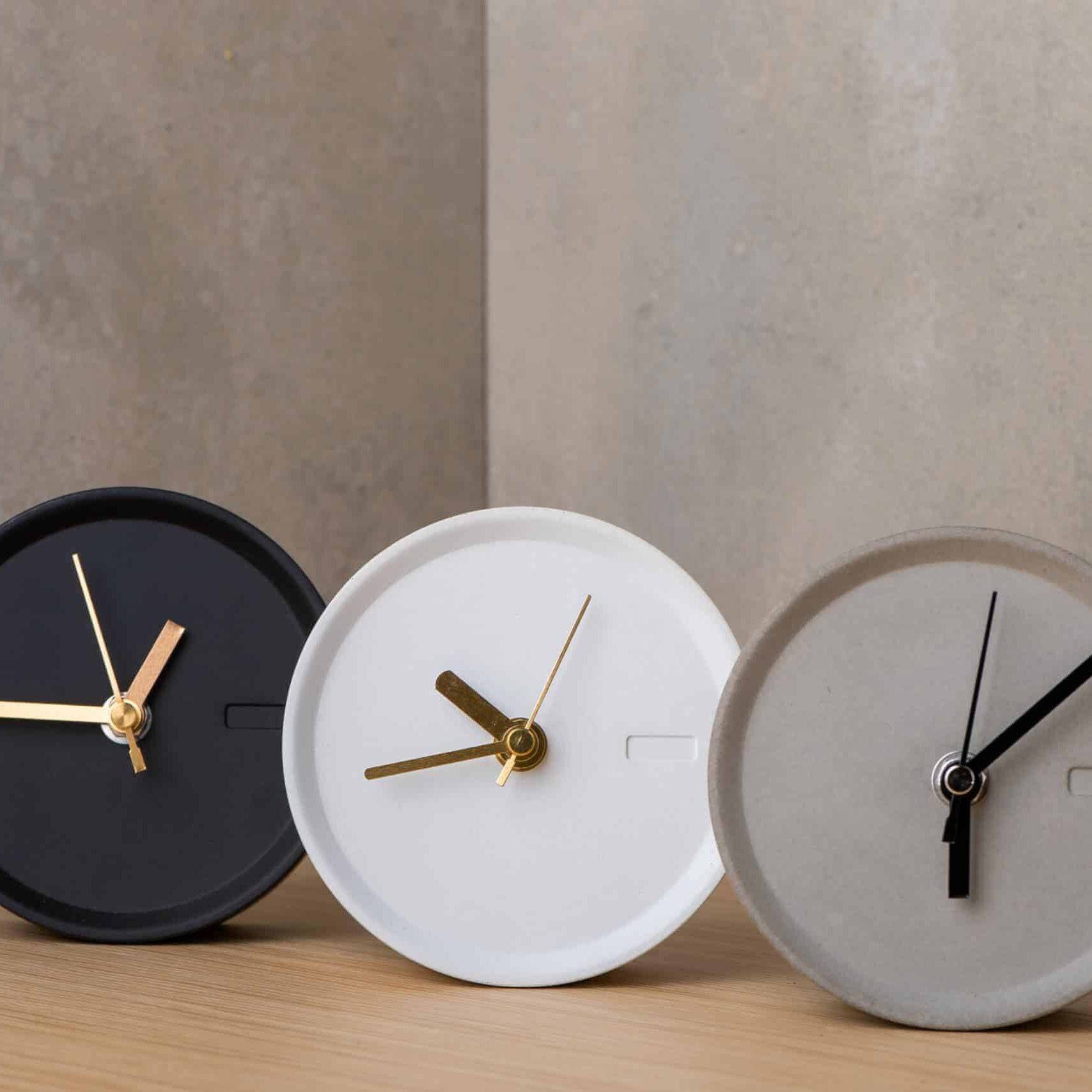 שעון שולחני - לבן