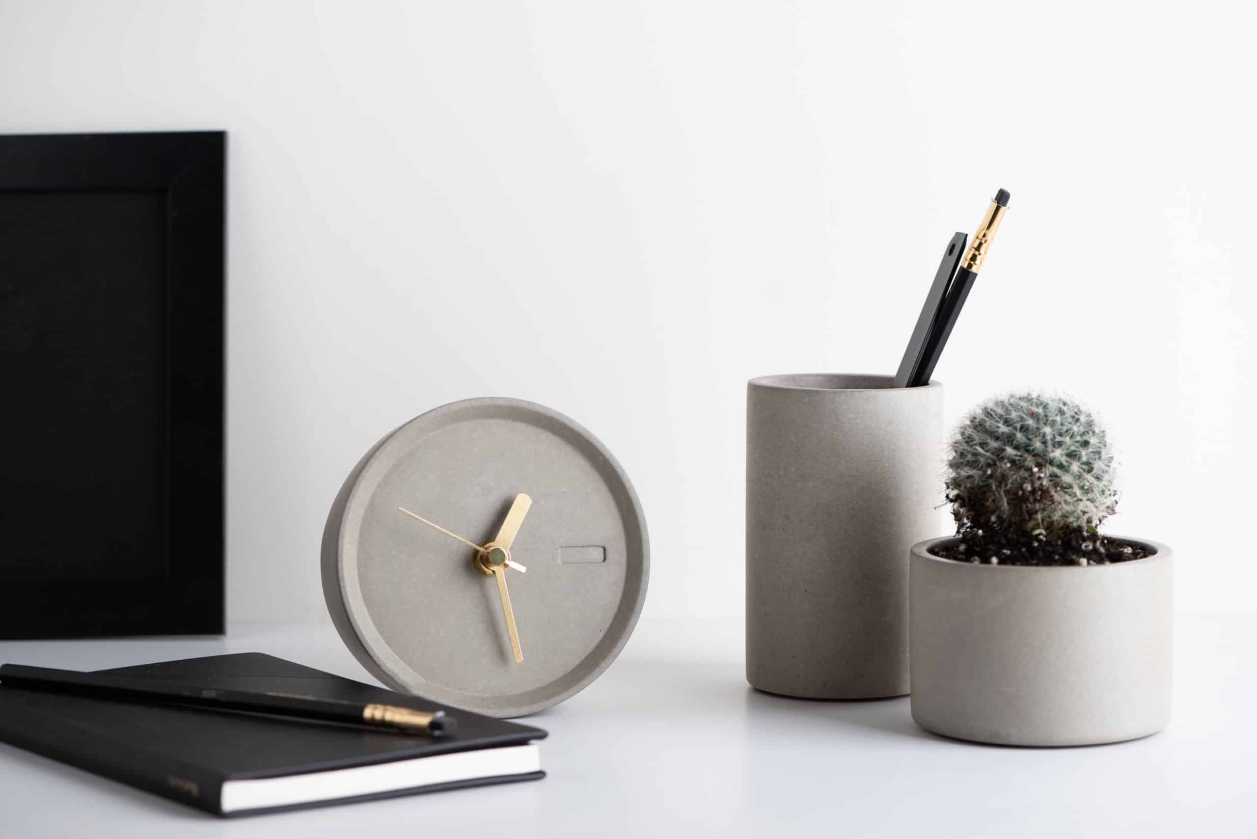 שעון שולחני - אפור