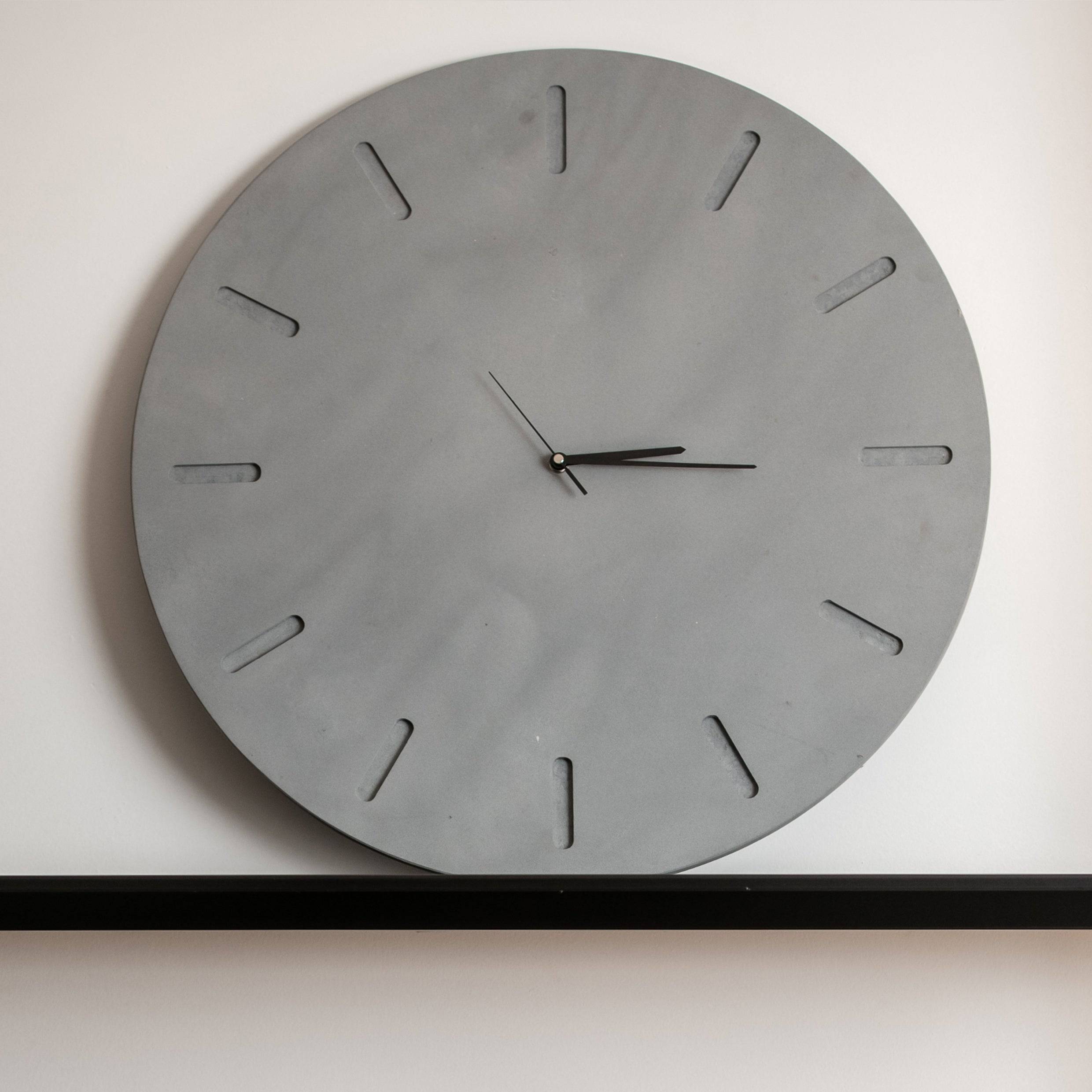 שעון קיר ענק 58 - אפור