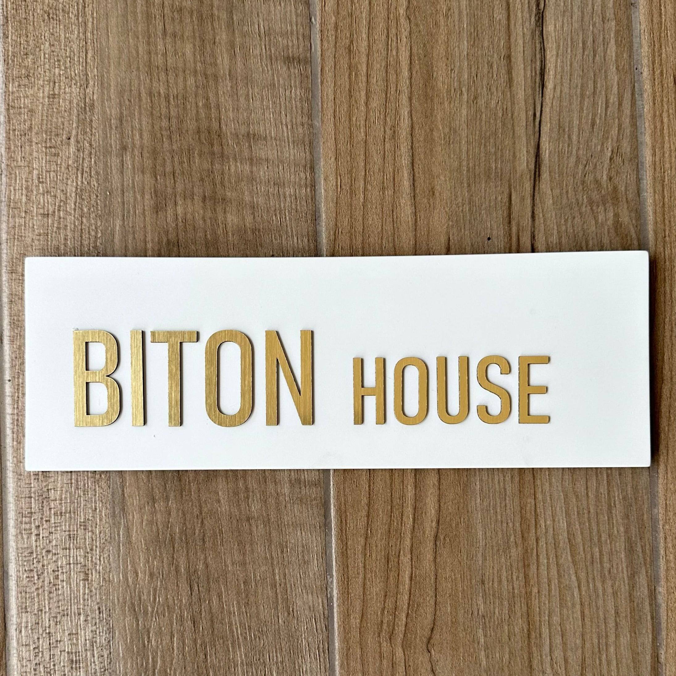 שלט מודרני בטון | דגם HOUSE-W