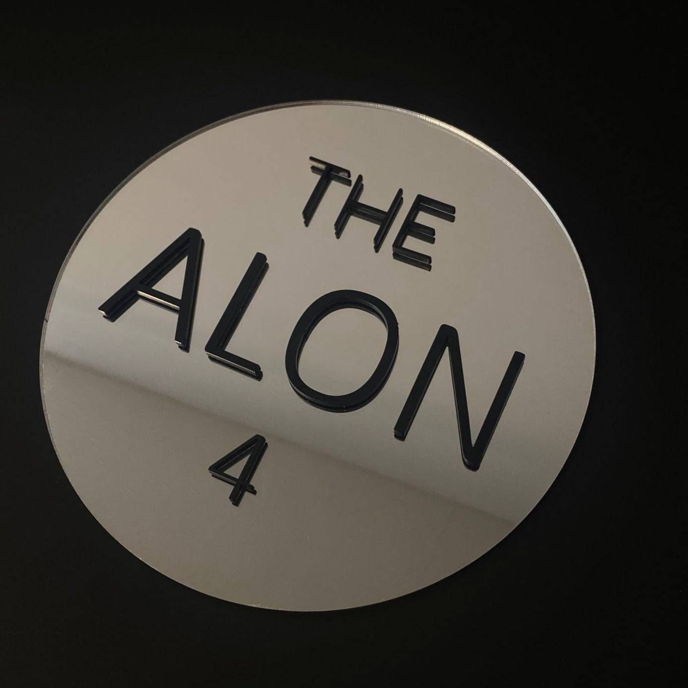 שלט משפחה מעוצב | עגול | דגם P-ENG