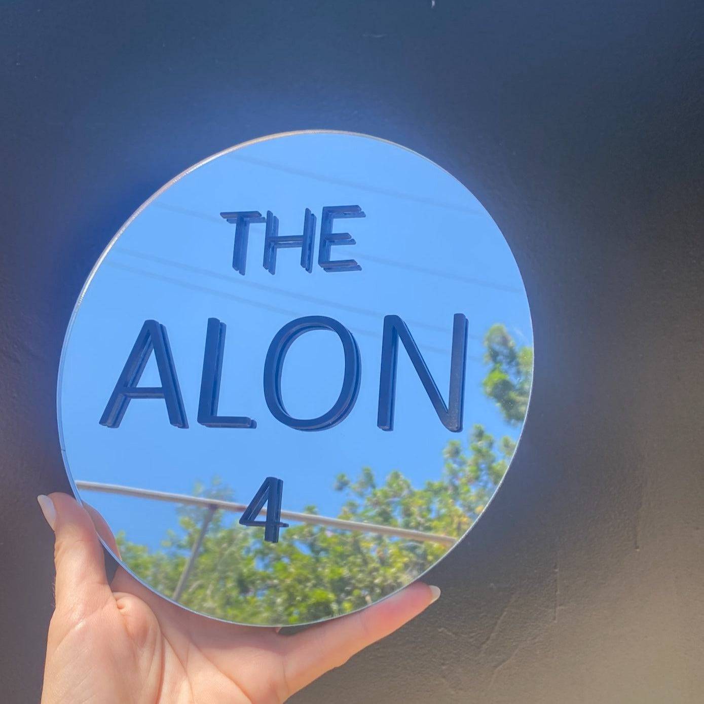 שלט משפחה מעוצב | עגול | דגם P-ENG