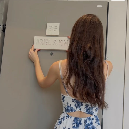 חבילה | שלט כניסה לבית בטון טבעי לכניסה לבית + שלט מספר
